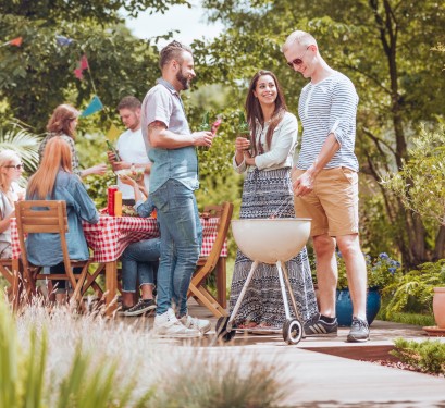 barbecue_ente_amis_en_terrasse